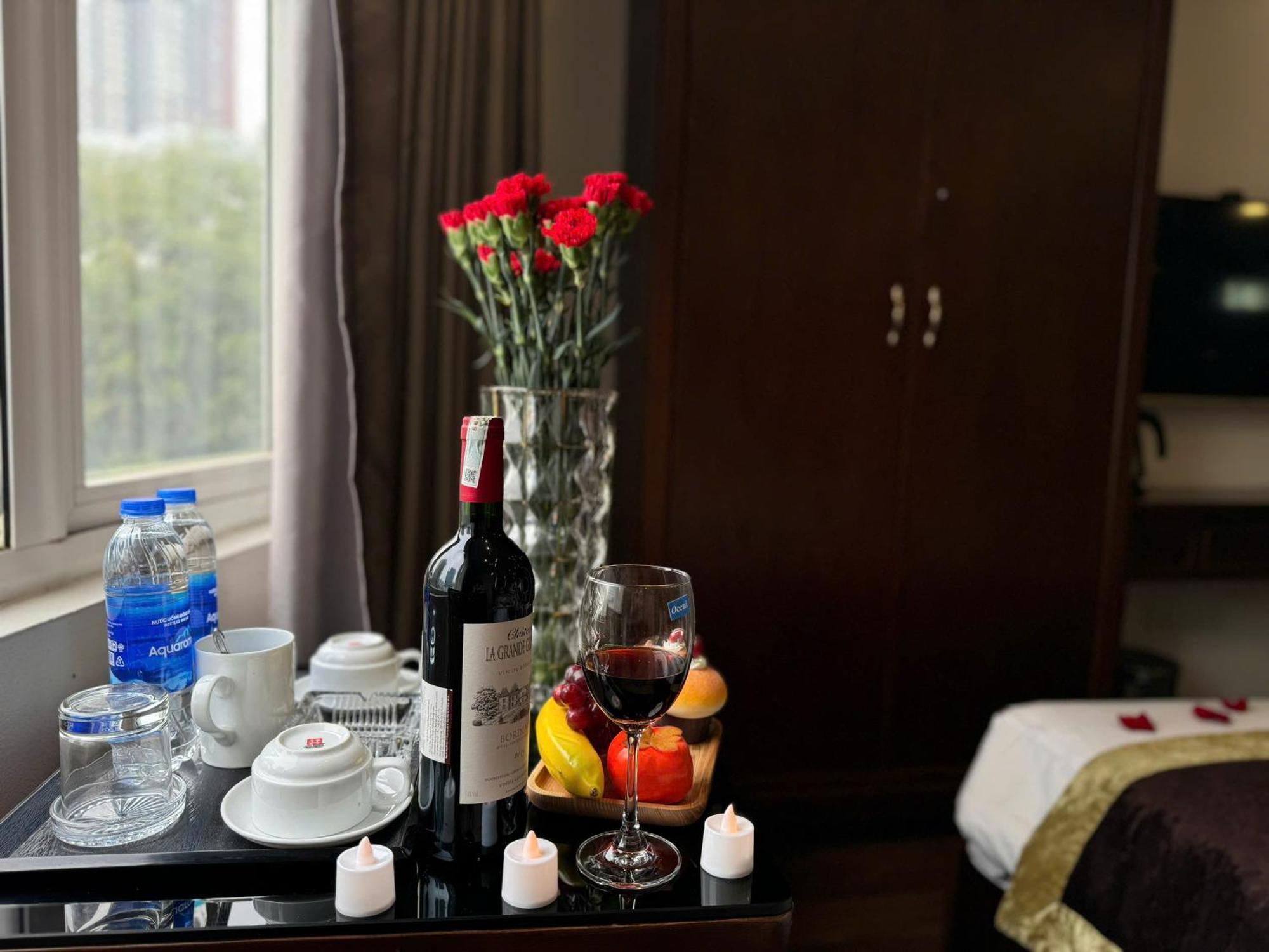 Hoang Gia Hotel Nhan Hoa Hanoi Bagian luar foto