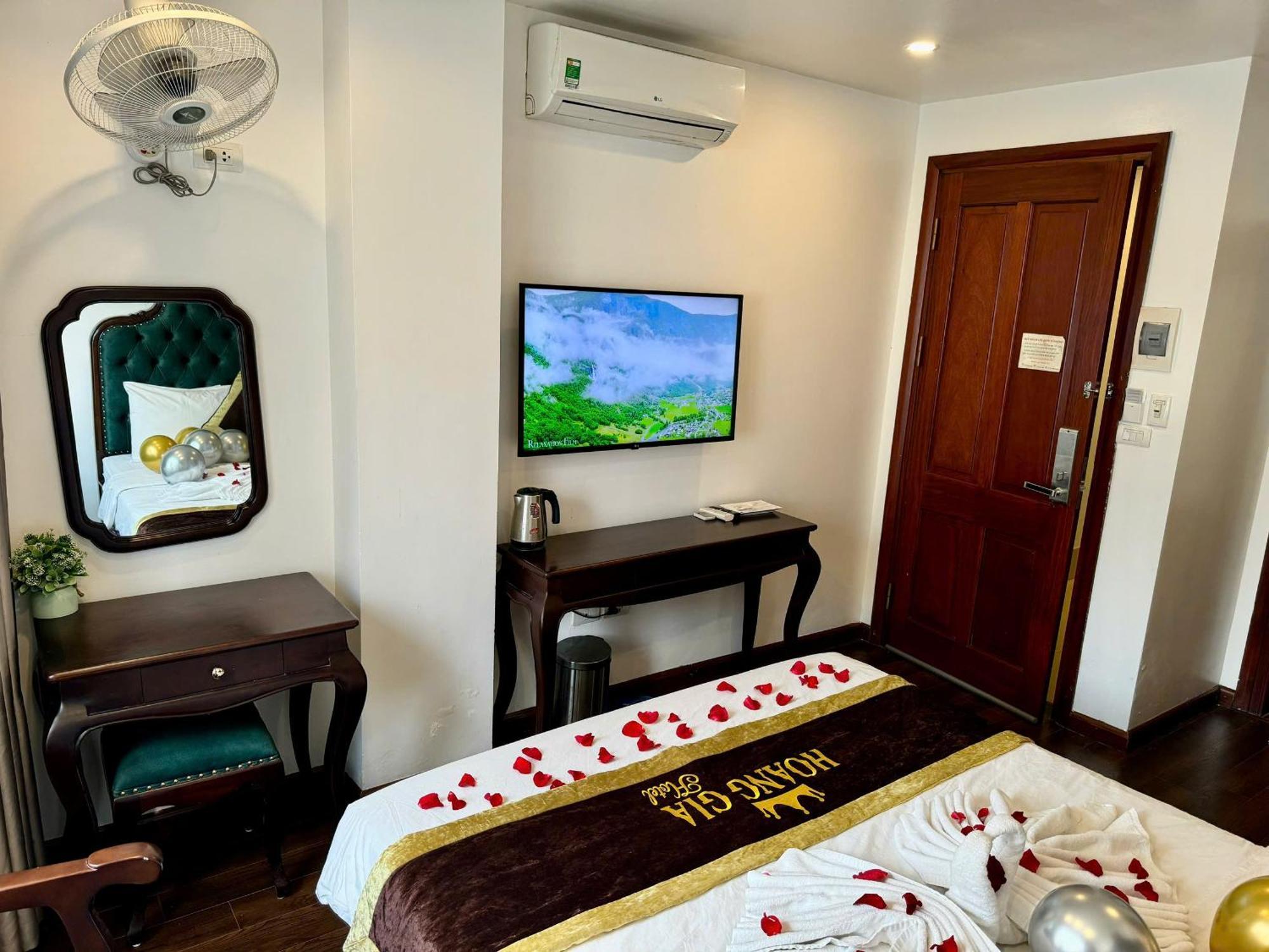 Hoang Gia Hotel Nhan Hoa Hanoi Bagian luar foto