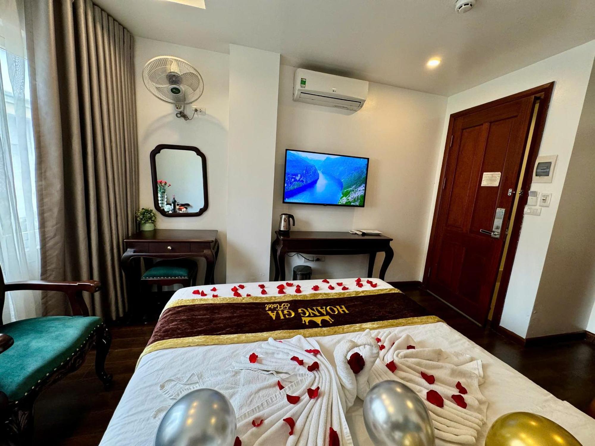 Hoang Gia Hotel Nhan Hoa Hanoi Bagian luar foto