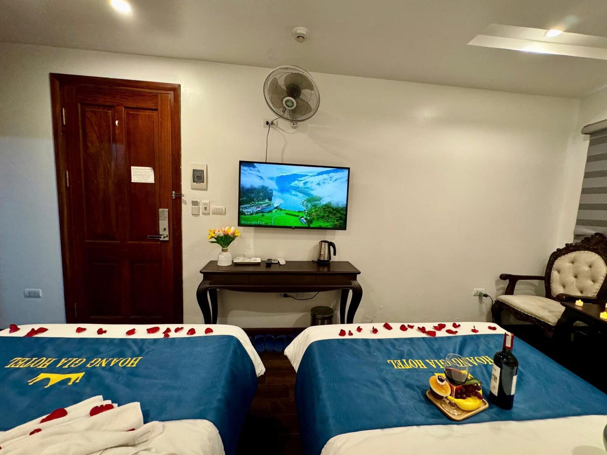 Hoang Gia Hotel Nhan Hoa Hanoi Bagian luar foto