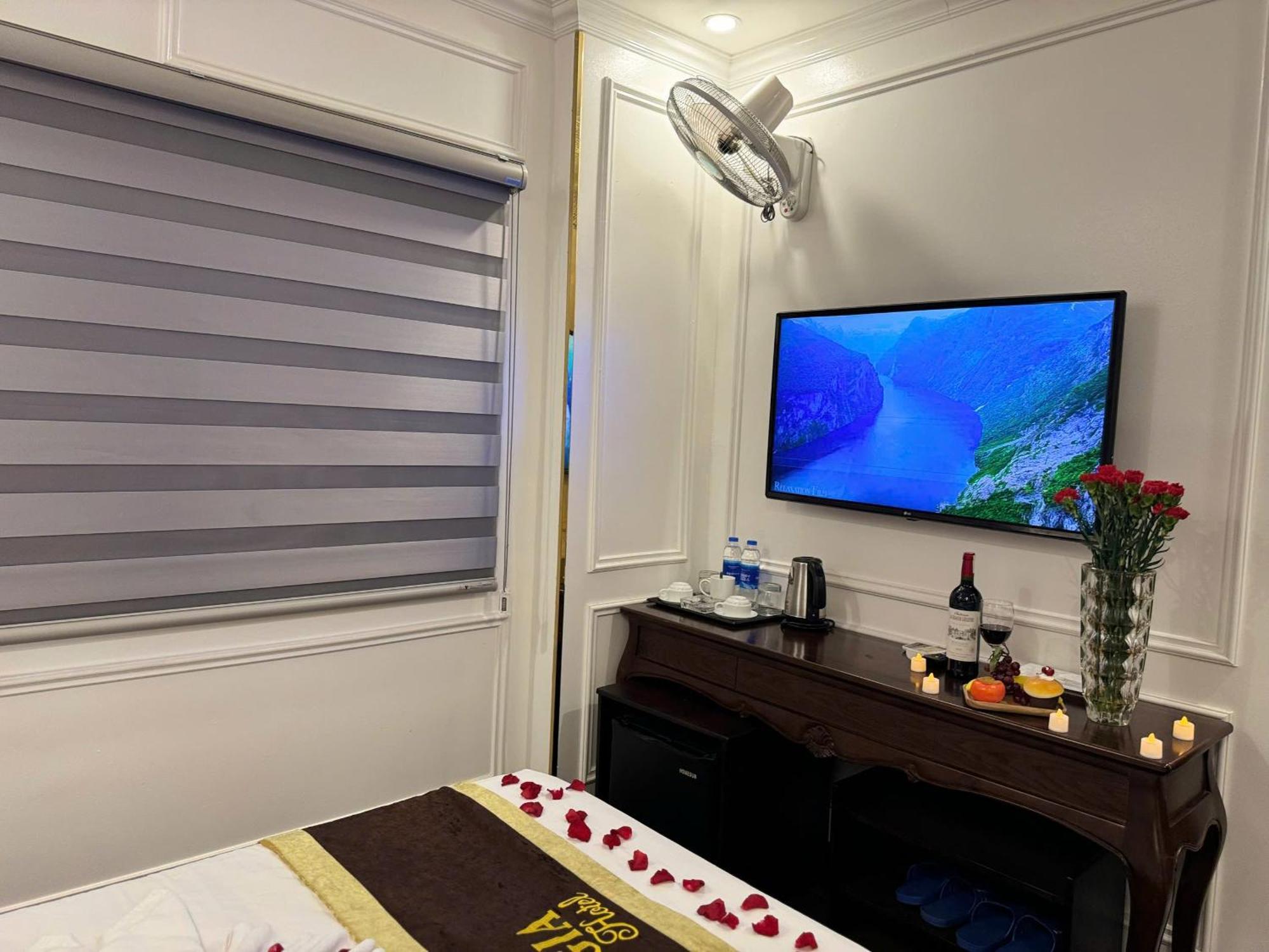 Hoang Gia Hotel Nhan Hoa Hanoi Bagian luar foto
